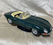 Burago 1/18 Scale - 1961 Jaguar E Cabriolet, ...