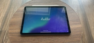 Apple iPad Air 5th Gen 64GB Space Gray Wi-Fi Apple Pencil Tested Working Bundle