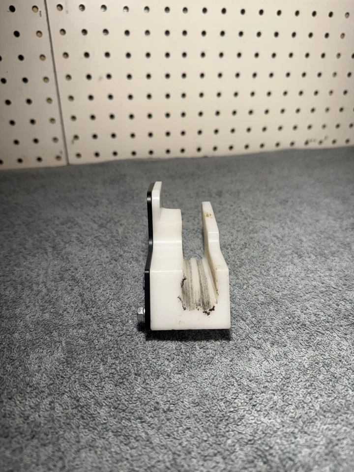 KLX 110 / DRZ 110 Two Brothers Racing Chain Guide Stock basculante Foto 3 de 4