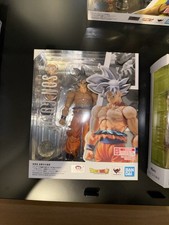 S.H Figuarts Son Goku Ultra Instinct Dragon B...