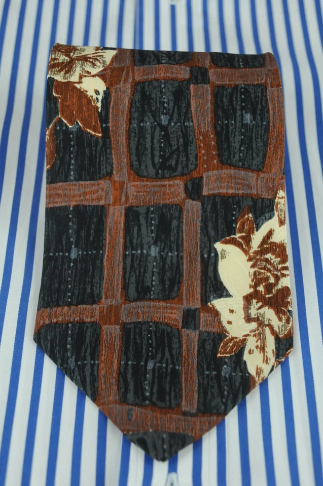 Corbata de seda estampada floral gris marrón y marfil Hugo Boss para hombre 56 x 3,75 pulgadas Foto 2 de 4