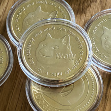   2x Doge Coin Commemorative Gold-Plated Coin   Limited Edition Collectible