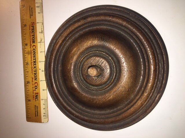  Walnut Victorian round furniture ornament