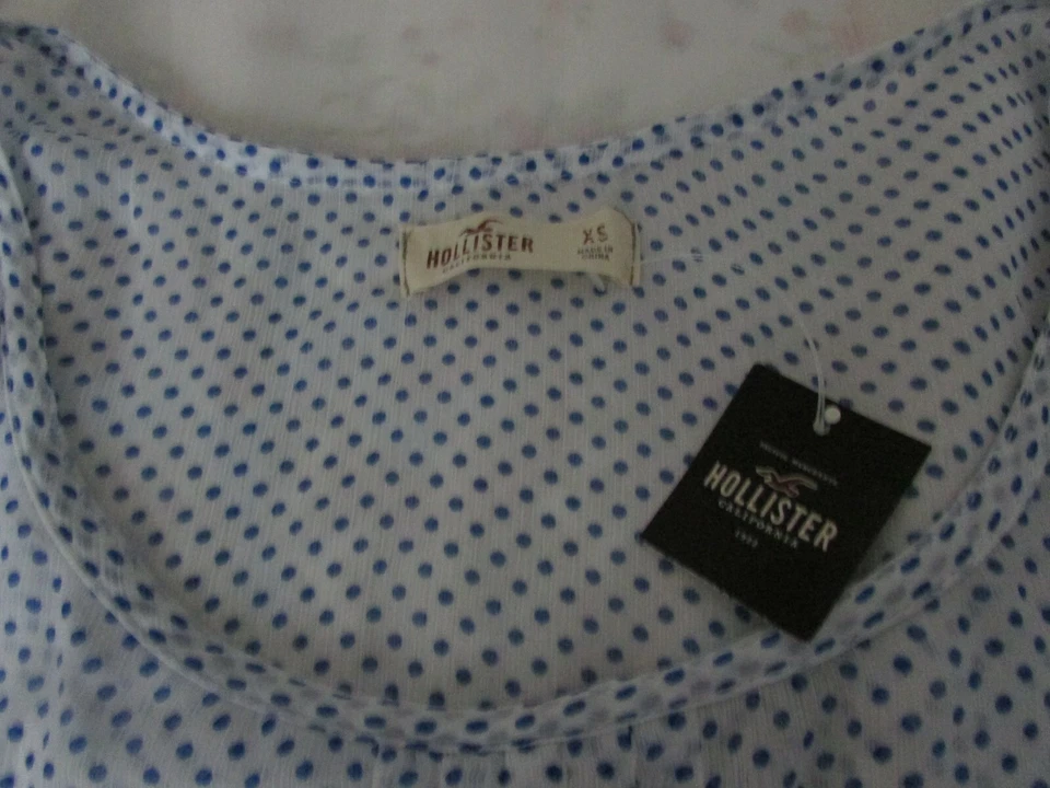 HOLLISTER California White Blue Polka Dot Chiffon Crop Blouse Top XS NWT - Image 4 of 4