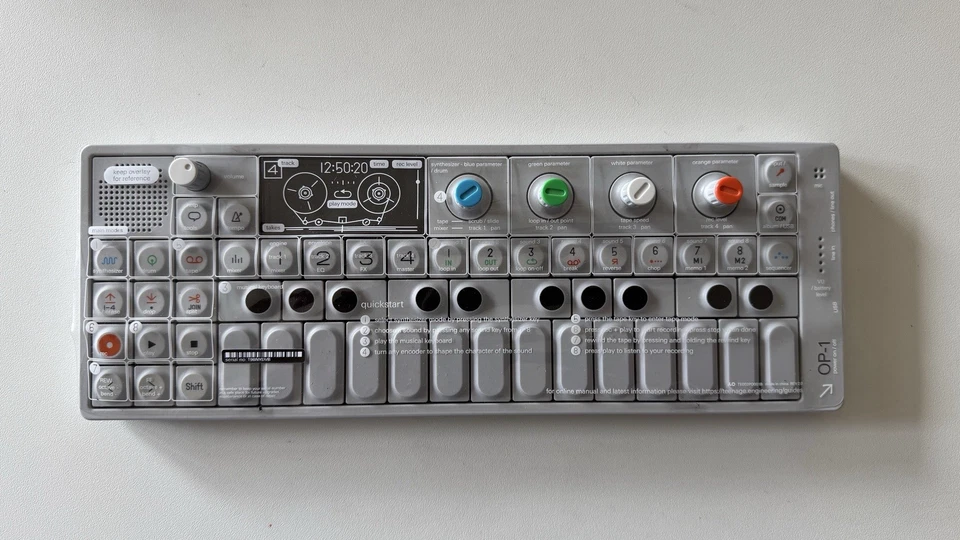 Teenage Engineering OP-1 Synthesizer Musikinstrument - Bild 2 von 4