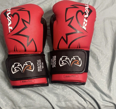 Rival Evolution RS11V Sparring Boxing Gloves 16 oz Size L Red/Black