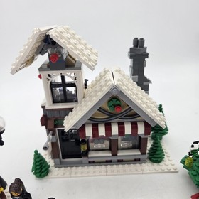 LEGO 10199 Winter Village Toy Shop Almost Complete W/ Manual No Box *READ DESCR*