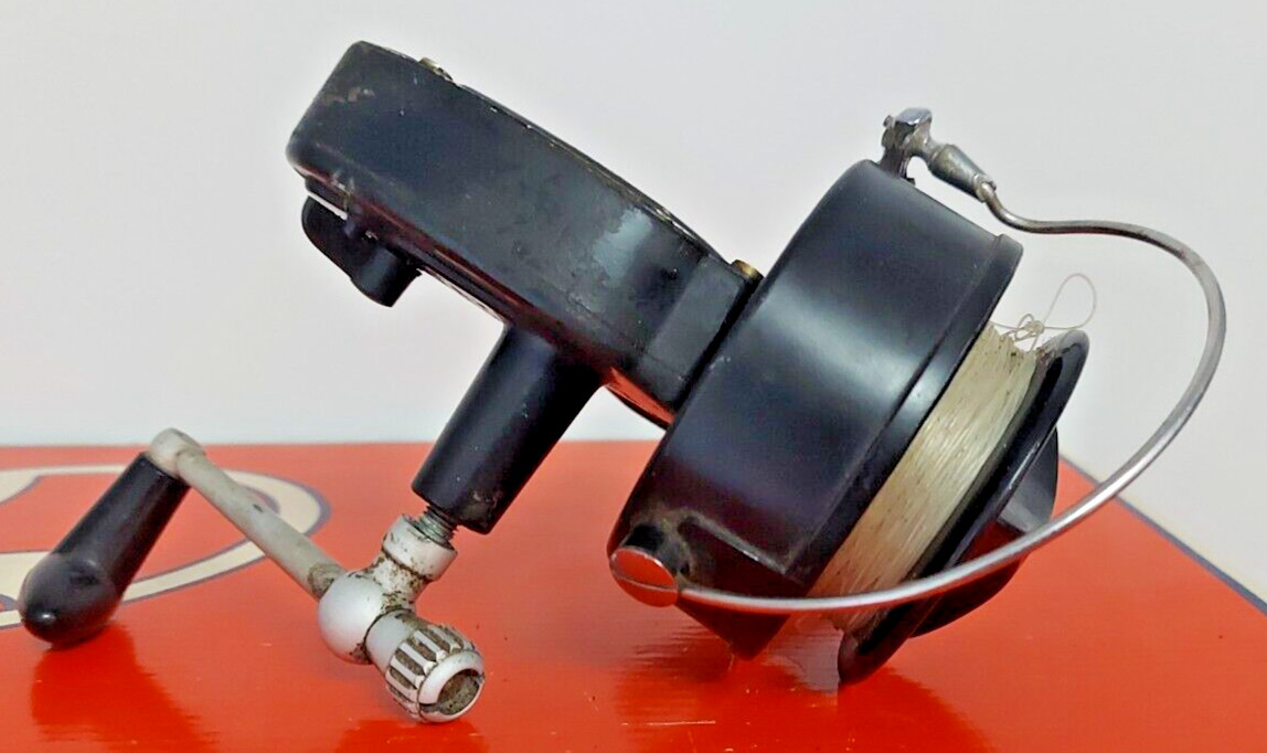 Garcia Mitchell 302 Salt Water Spinning Reel