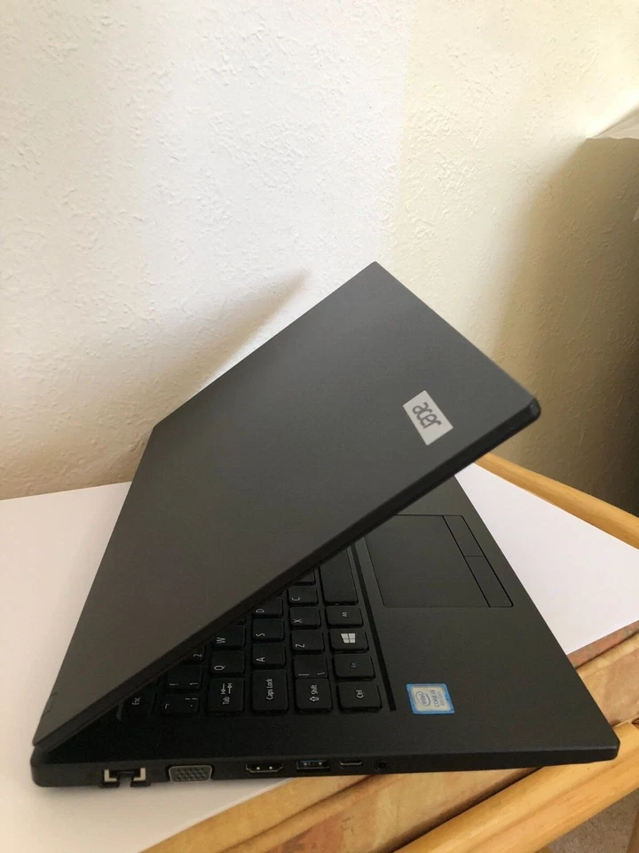 Acer Travelmate P2410 14" 8GB RAM 128 SSD Core i5-8250U Windows 10 Laptop - Image 3 of 4