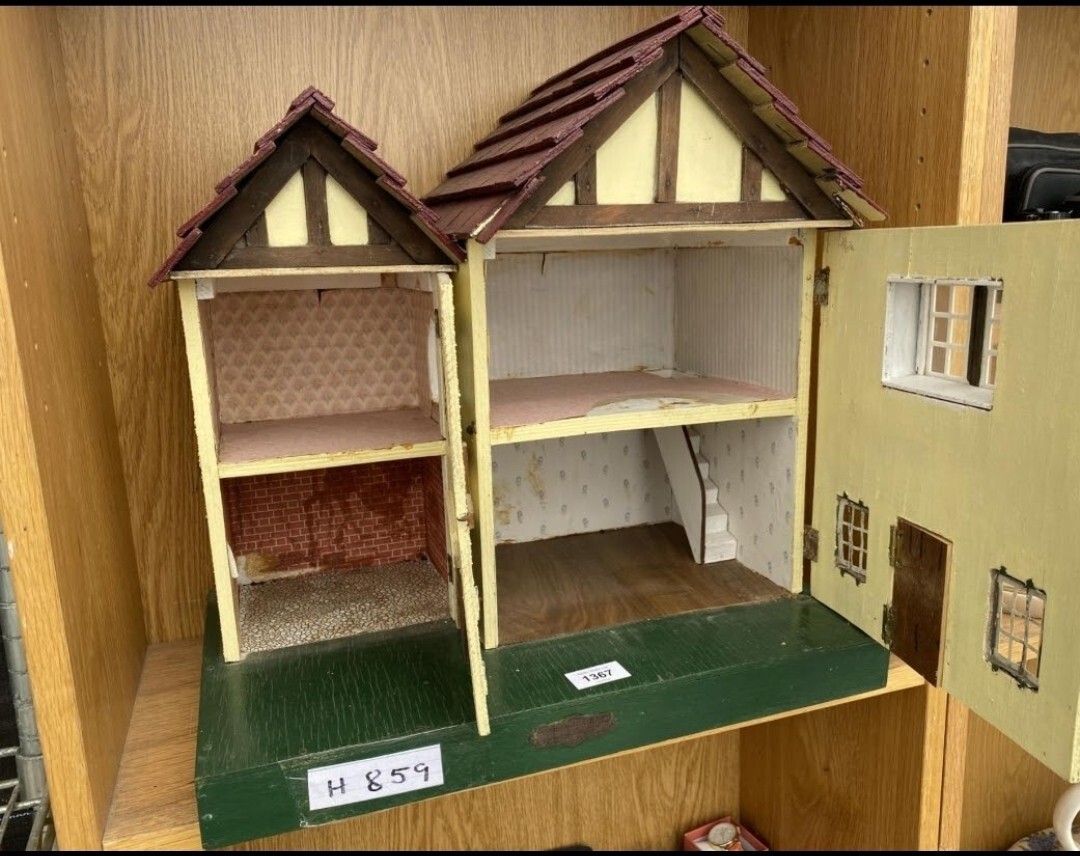 Amersham Vintage Dolls House eBay