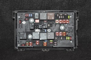 Opel Vauxhall Astra J Fuse Relay Box 13343982 C11000139 1 ... opel astra fuse box 