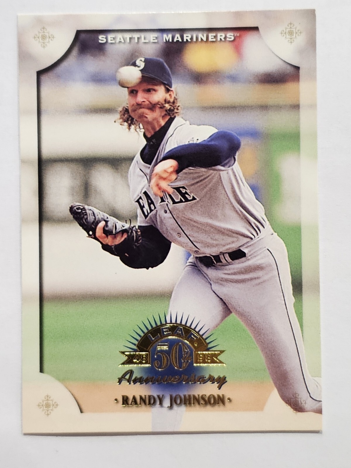 1998 Leaf #30 Randy Johnson Seattle Mariners HOF