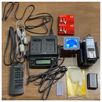 希少 Sony DCR-PC9 MiniDV 録再OK 動作品 充電器付 SONY DCR-PC9 10x Digital Video Camera Accessories Included w