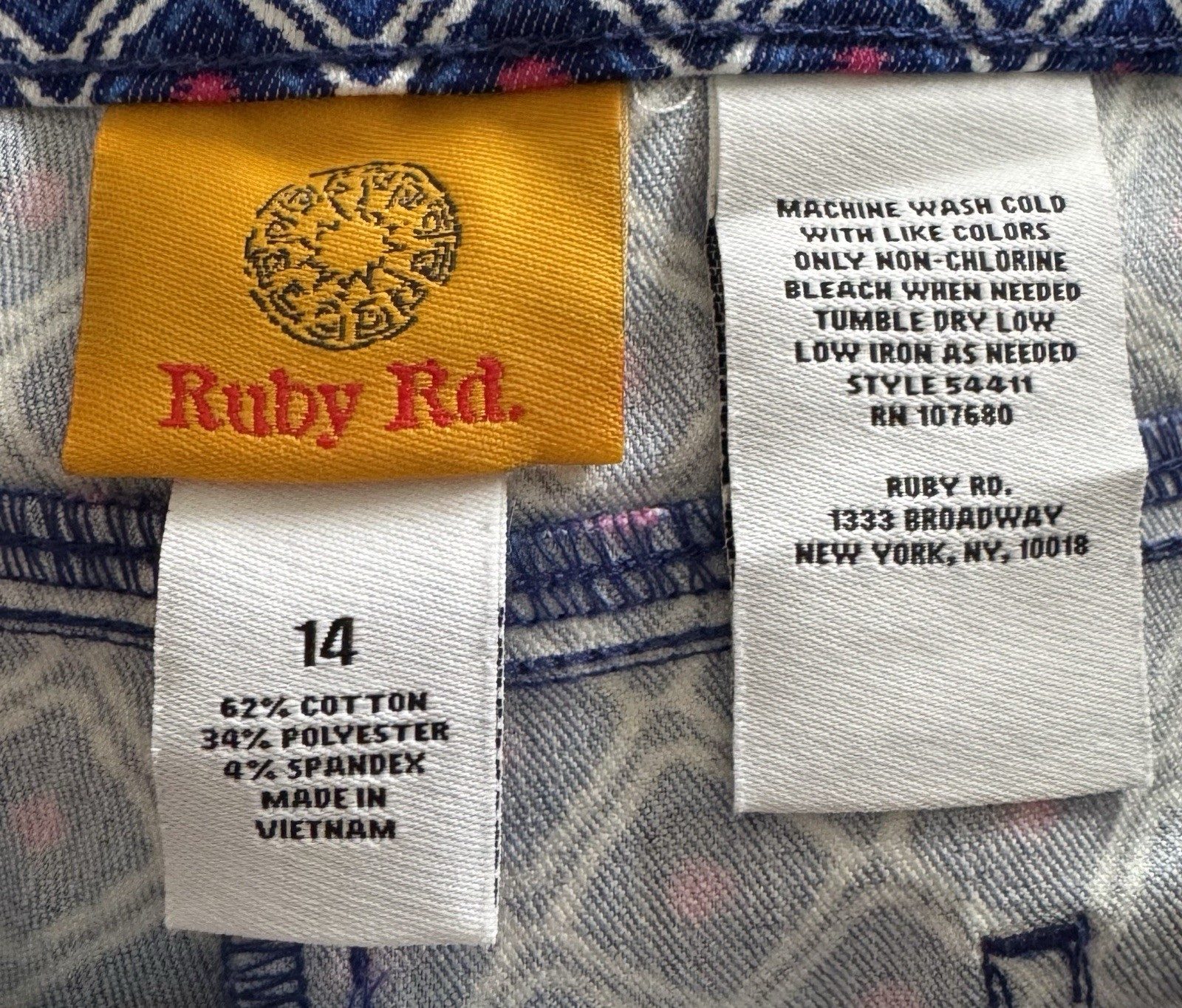 Ruby Rd Pull On Capri Pants Slimming Waistband Bl… - image 7