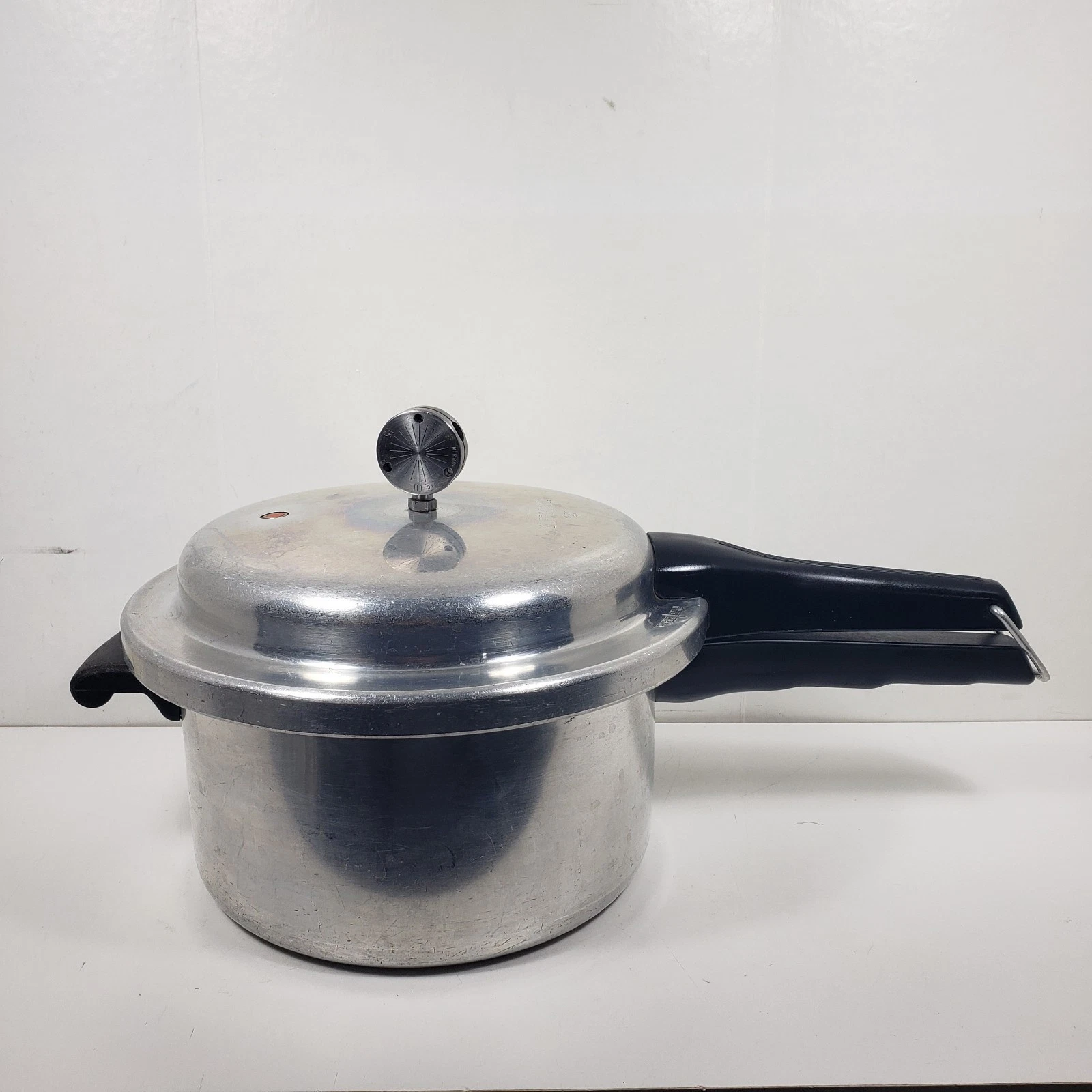 Mirro Matic 394 M 4 Quart Aluminum Pressure Cooker With Manual, 2 Extra Bubblers