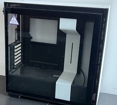 Nzxt H710
