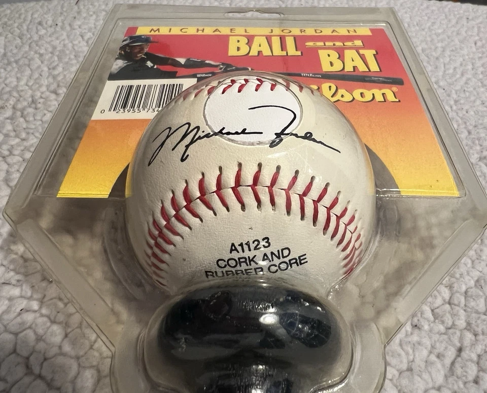 Rare, Vintage Wilson MICHAEL JORDAN Ball & Bat Set with Cut Out Card UNOPENED - Image 3 of 4
