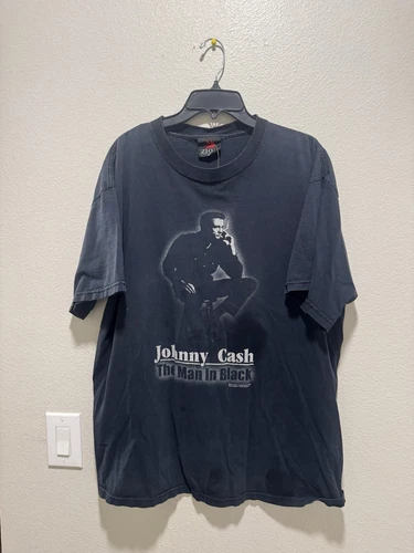 Vintage-Johnny Cash T-Shirt •Size XLarge• Man In Black 2005 2000s vintage concert t-shirt, vintage, single stitch, B+ condition