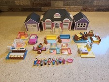 Galoob My Pretty Dollhouse House Garages Furniture & Dolls LOT