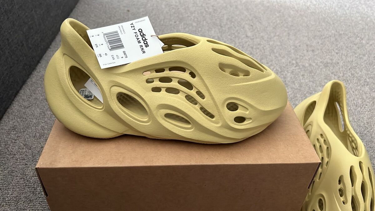 Size UK 9- adidas Yeezy Foam RNNR Ochre | eBay