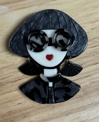 LADY IN BLACK Animal Print, Sunglasses, Hair, Earrings Acrylic