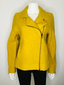 tahari yellow jacket
