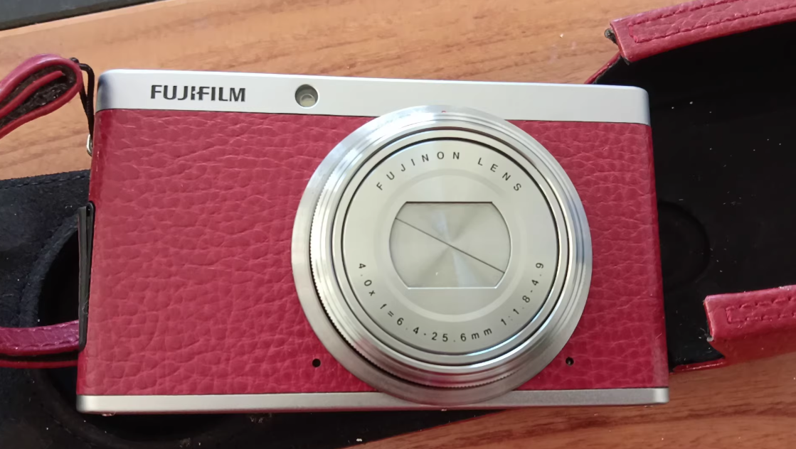 FUJI FILM 富士フイルム X XF1 RED 【公式通販】