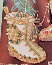 LeeWards MR MRS CLAUS BOOTS Green Santa Vtg Sequin Bead Christmas Ornament Kit