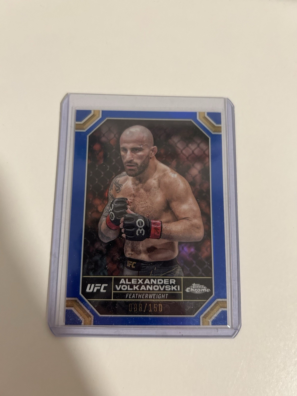 Alexander Volkanovski 2024 UFC Topps Chrome Blue Parallel/150