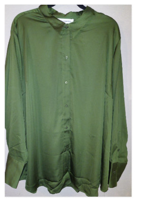 Amazon Essentials Women s Silky Button-Down Shirt  