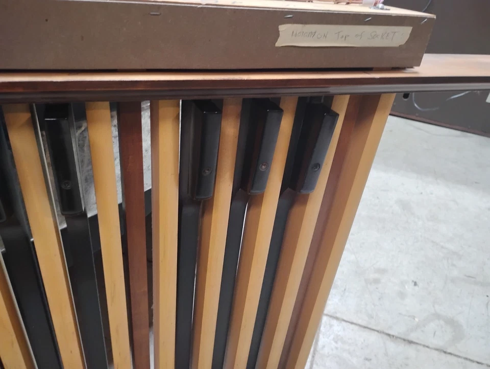 Vintage Conn Organ 25 Note Bass Pedal Assembly! MAKE OFFER! GREAT WORKING PEDAL! - Image 4 of 4