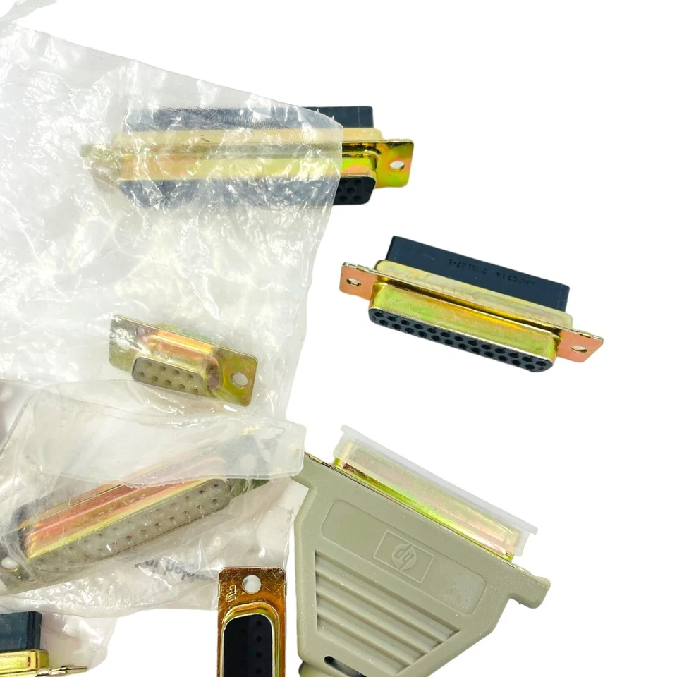 17 pcs Assorted D-Sub Connectors, AMP HP - Image 3 of 4