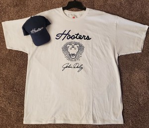 Hooters John Daly Hanes Mens White Tshirt With Cap Size 2XL | eBay