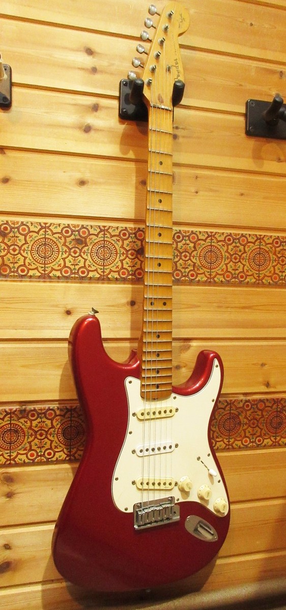 ギター Fender USA Yngwie Malmsteen Stratocaster Fender Yngwie Malmsteen Stratocaster with Gig bag 1995 Electric