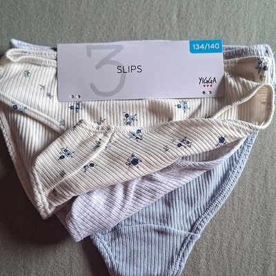 YIGGA Mädchen Slip 3er Pack Gr. 134/140 mehrfarbig mit Blumenmuster