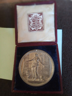 ANTIQUE CRYSTAL PALACE INTERNATIONAL EXHIBITION WHITE MEDAL MEDALLION BOXED