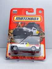 Matchbox 2016 Toyota Tacoma Camper White 100100 2022 Hfp85