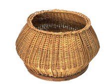 Vtg Hand Woven Round Willow Gathering Basket Rustic Cottage Farmhouse READ