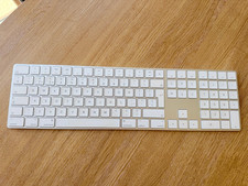 Apple Magic Keyboard with Numeric Keypad for Mac. Bluetooth Lightning