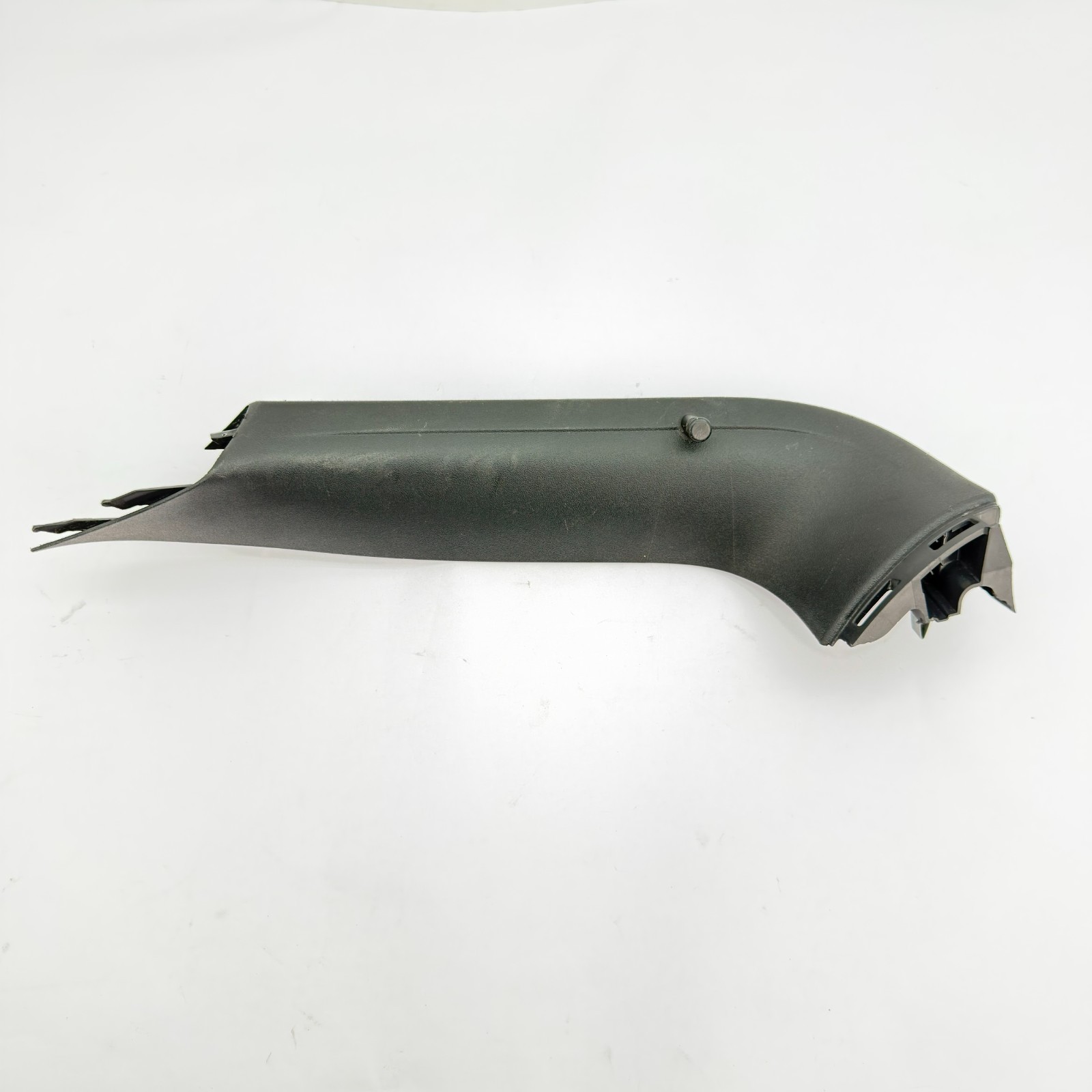 2009-2017 VOLKSWAGEN TIGUAN REAR RIGHT UPPER LIFTGATE COVER TRIM 5N0867704B OEM