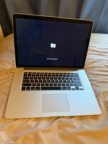 Apple MacBook Pro 15.4" 2015 Core i7 4th Gen., 2.2GHz, 16GB RAM For parts read
