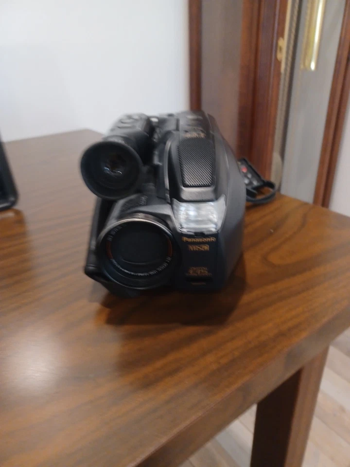 Panasonic PV-L559 Palmcorder VHS-C - Image 2 of 4