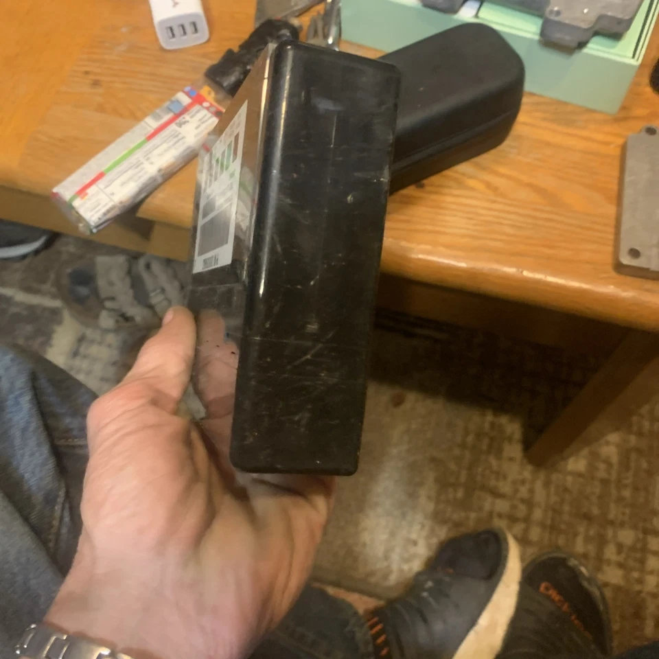 2009 CHEVROLET IMPALA OEM Body Control Module BCM 15921353 - Image 4 of 4