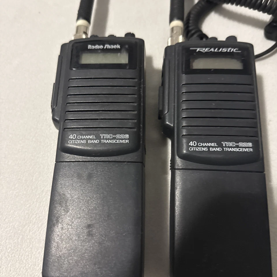 Set of Two [2] Realistic TRC-226 5-Watt 40-Channel Portable WT/CB/Transceiver - Image 4 of 4