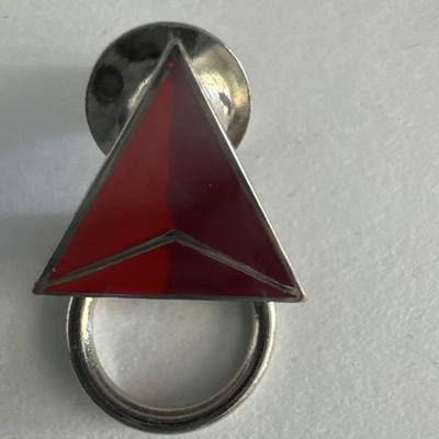 #ad DELTA AIRLINES NEW WIDGET LOGO EYEGLASS BADGE HOLDER PIN $9.99