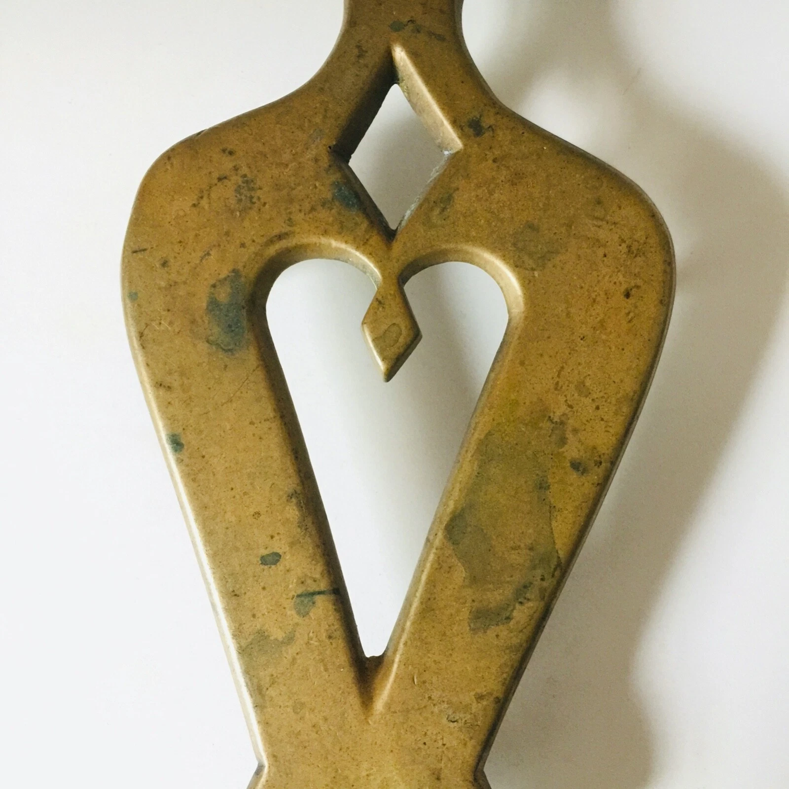 ANTIQUE Solid CAST BRASS Double Heart Design TRIVET Original HTF VTG 10.7" x 4" - product detail image 9