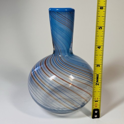 Jarrón Dansk Int'l años 70 soplado a mano azul mezza filigrana vidrio artístico 6" - Imagen 5 de 5