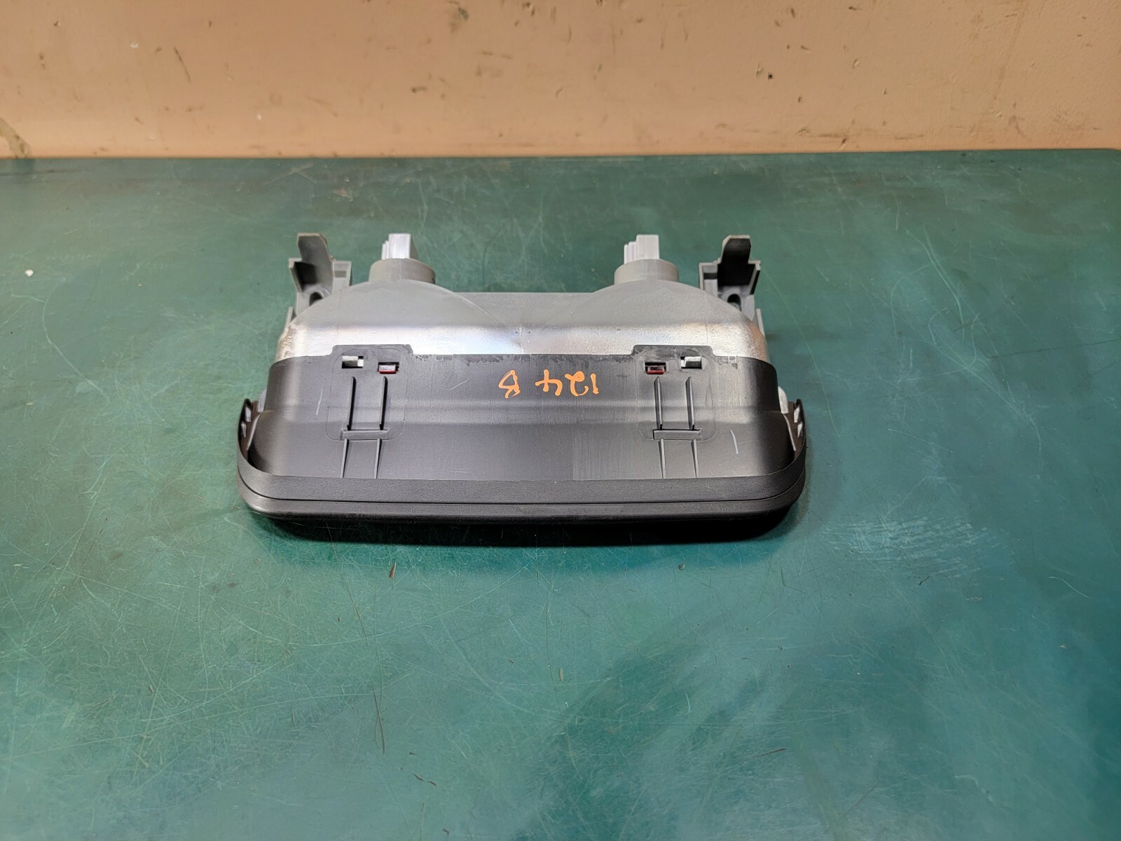 02 ACURA MDX REAR TRUNK LID LIFT GATE HIGH MOUNT 3RD THIRD BRAKE LIGHT