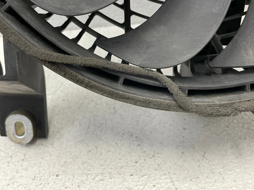 Conjunto de ventilador de refrigeración condensador Lexus GX460 AC 10 11 12 13 4,6 L 1567 FABRICANTE DE EQUIPOS ORIGINALES Foto 4 de 4