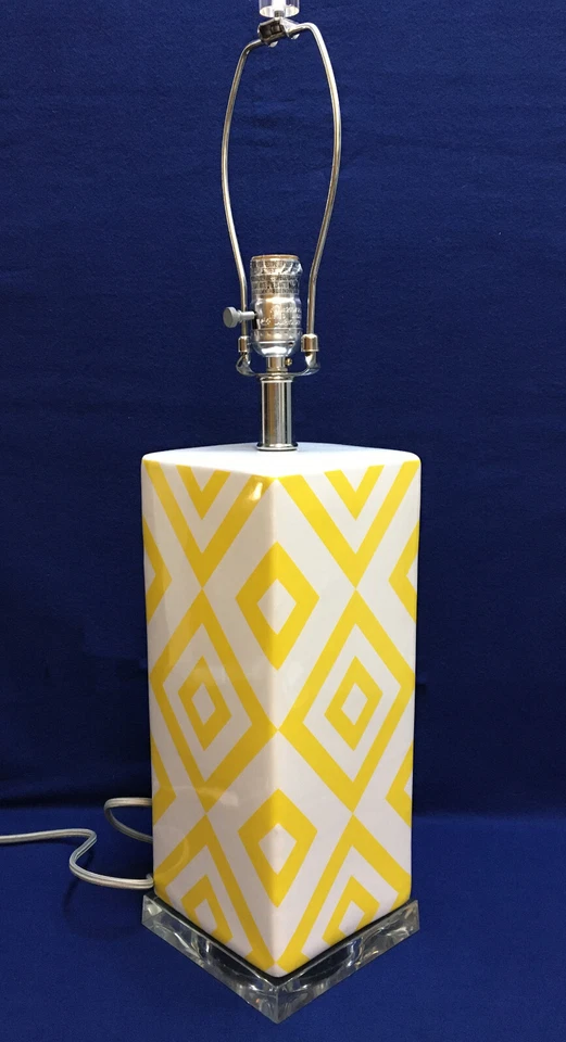 Lámpara Safaviech Cerámica y Acrílico Moderna Contemporánea Blanca Con Diamantes Amarillos Foto 2 de 4